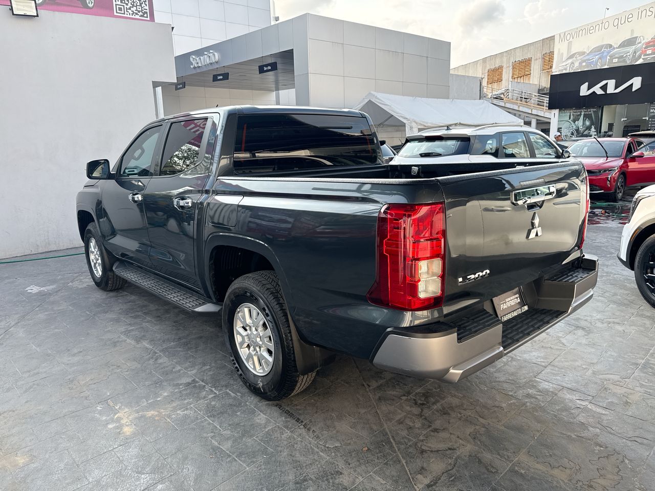 2025 Mitsubishi L200 2.4 Glx Cabina Doble 4x2 Mt