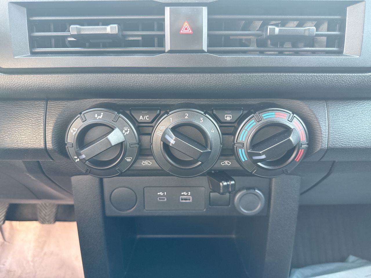 2025 Mitsubishi L200 2.4 Glx Cabina Doble 4x2 Mt