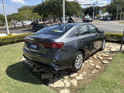 2022 Kia Forte 2.0 L At