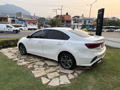 2024 Kia Forte 2.0 Lx Sedan At