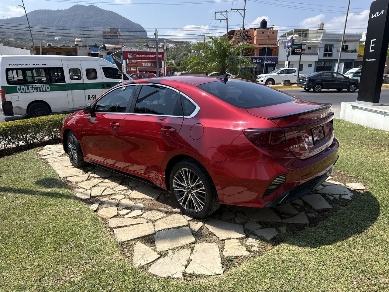 2023 Kia Forte 2.0 GT Line Sedan At