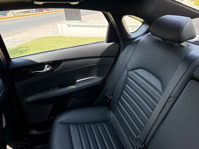 2023 Kia Forte 2.0 GT Line Sedan At