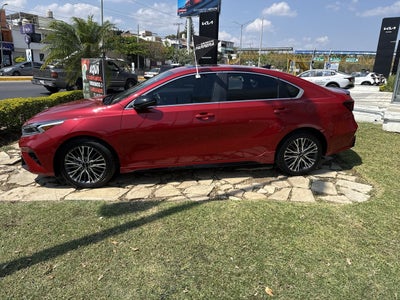 2023 Kia Forte 2.0 GT Line Sedan At
