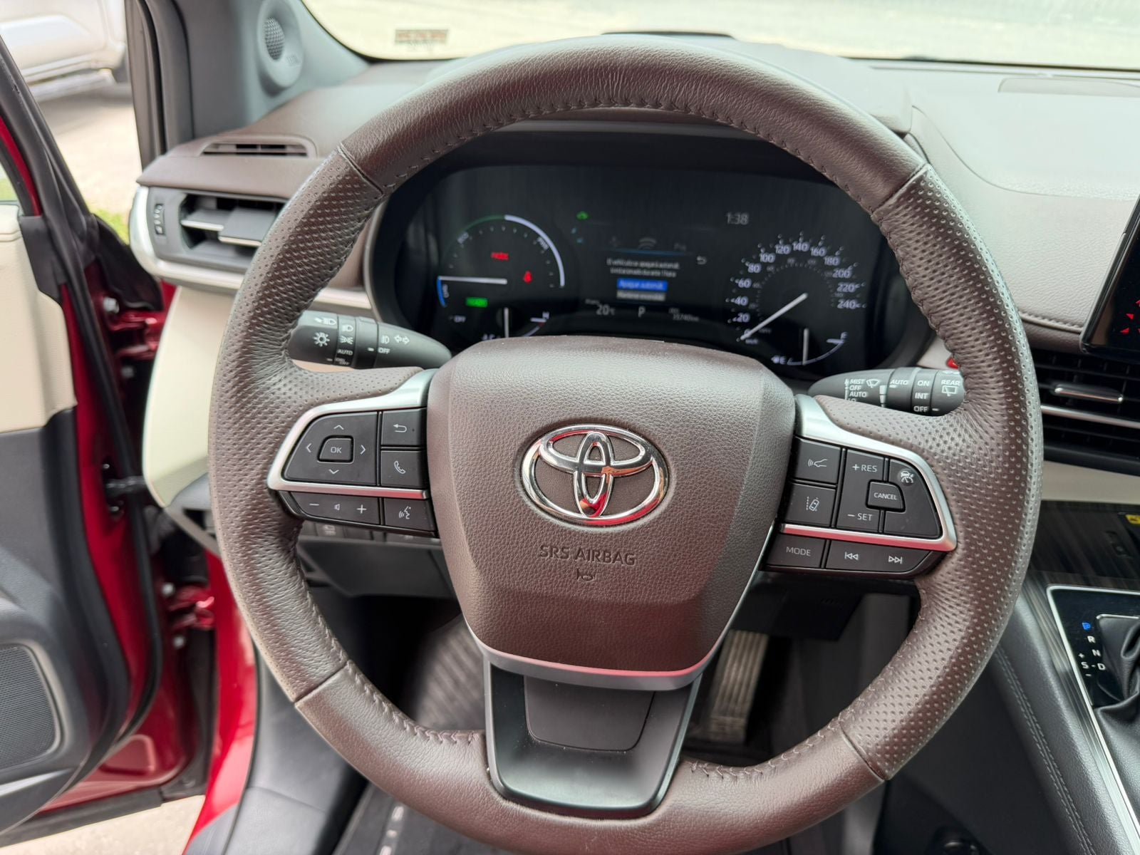 2024 Toyota Sienna 2.5 Platinum Hev At