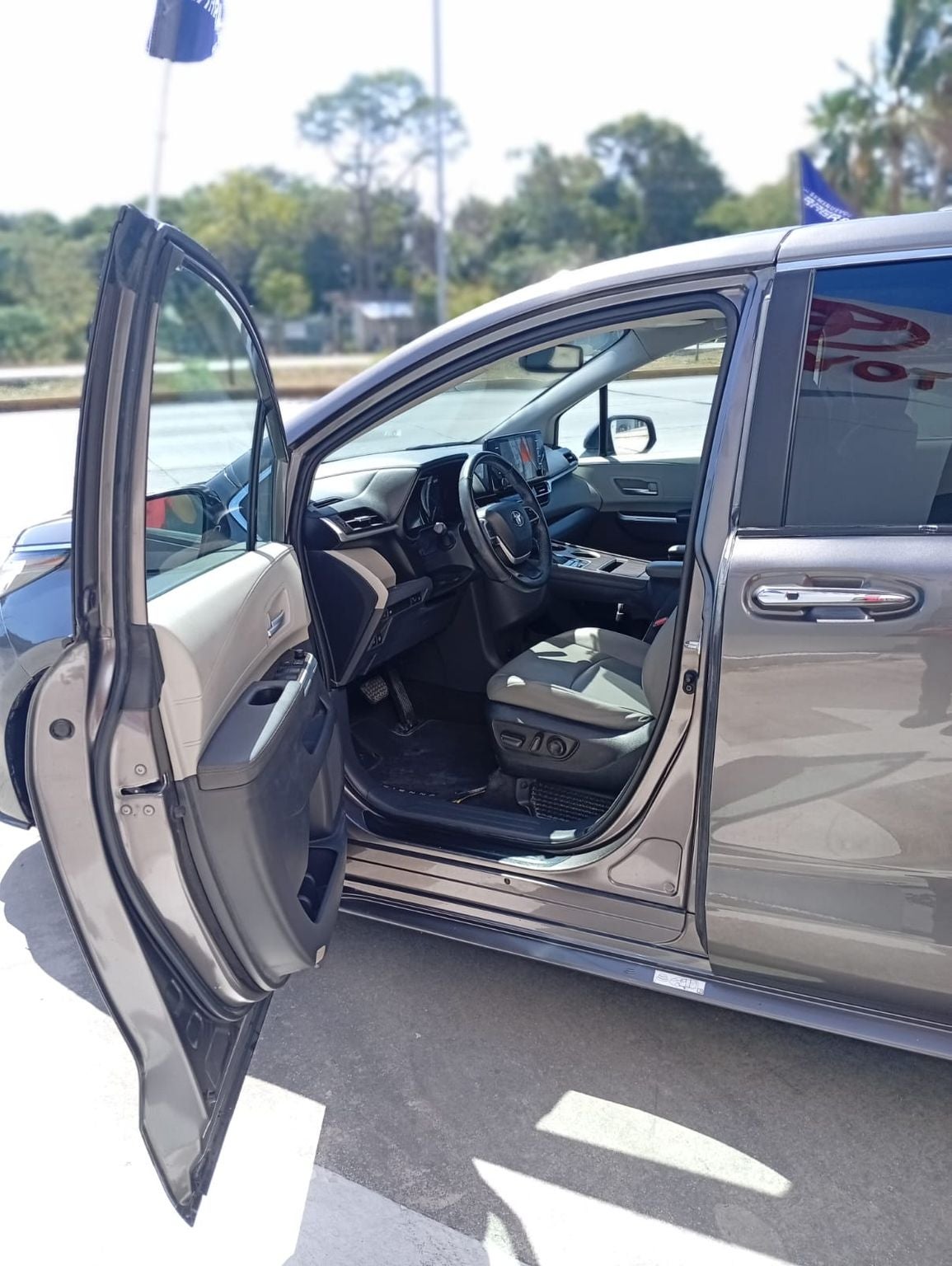 2022 Toyota Sienna 2.5 Xle Piel Hibrido At