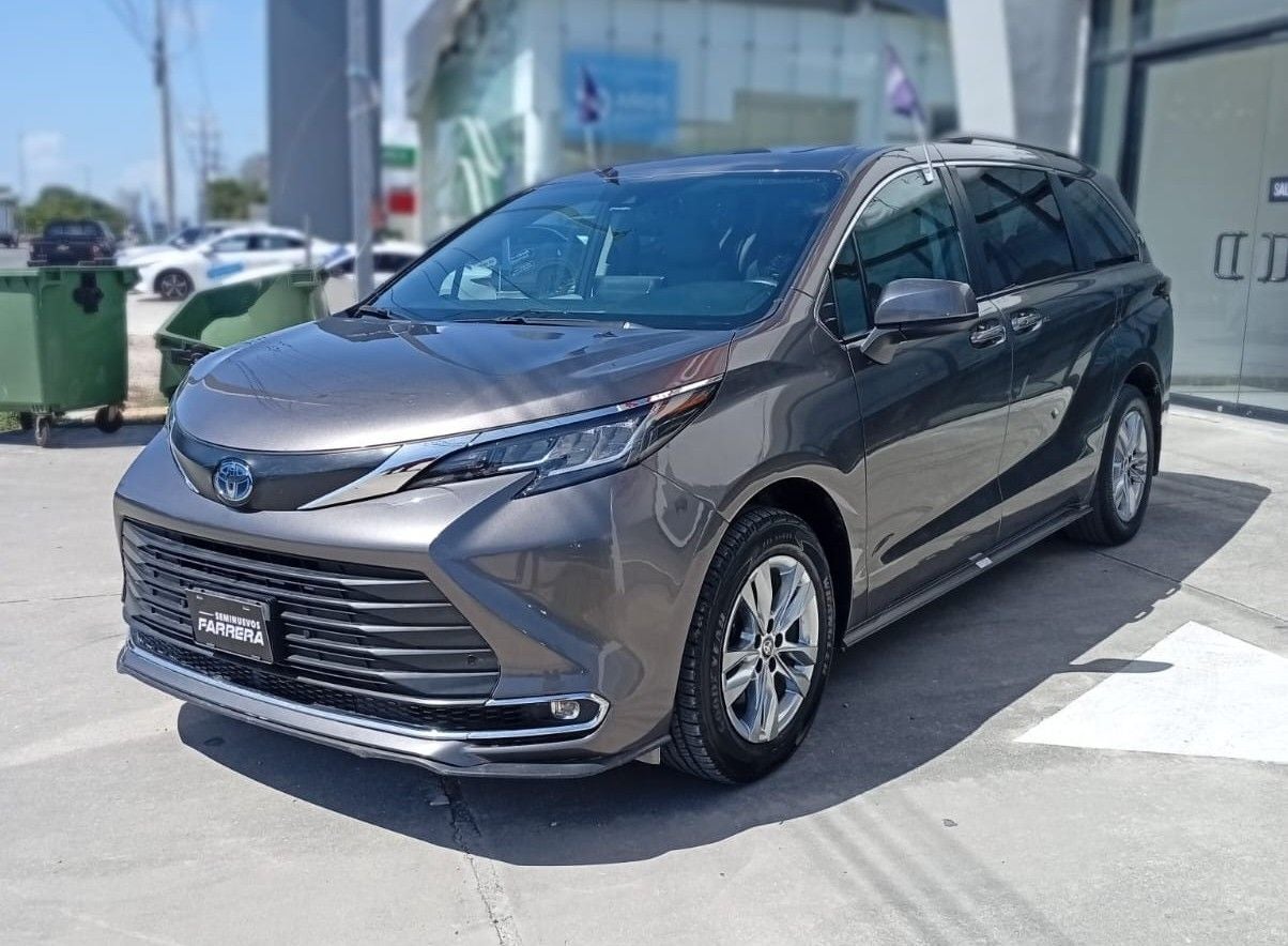 2022 Toyota Sienna 2.5 Xle Piel Hibrido At