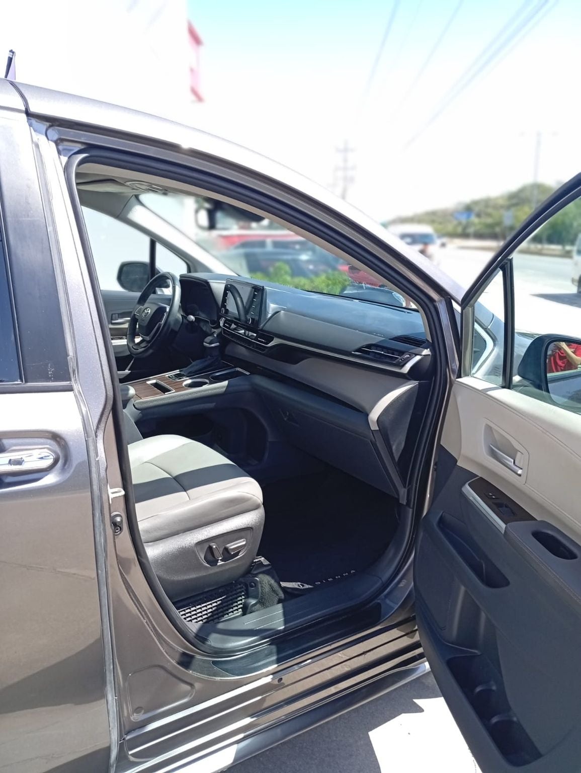 2022 Toyota Sienna 2.5 Xle Piel Hibrido At