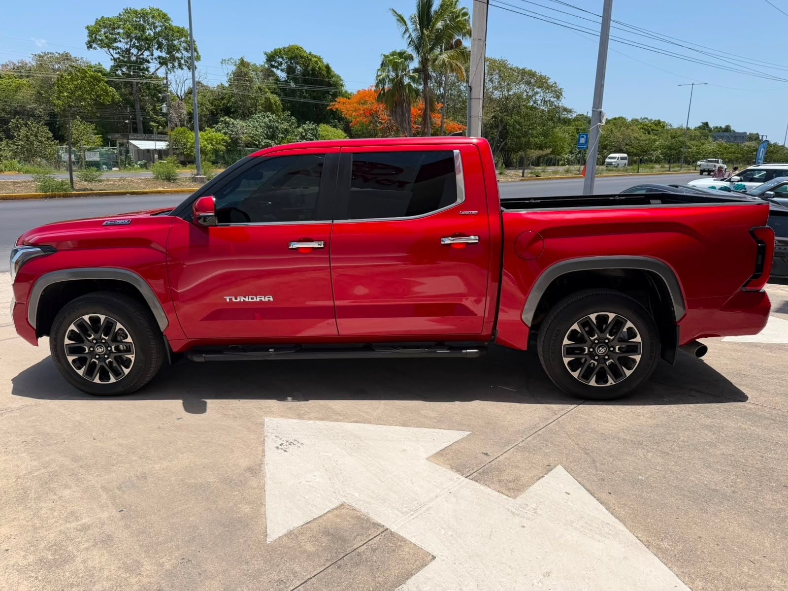 2025 Toyota Tundra 3.5 Limited Hev At