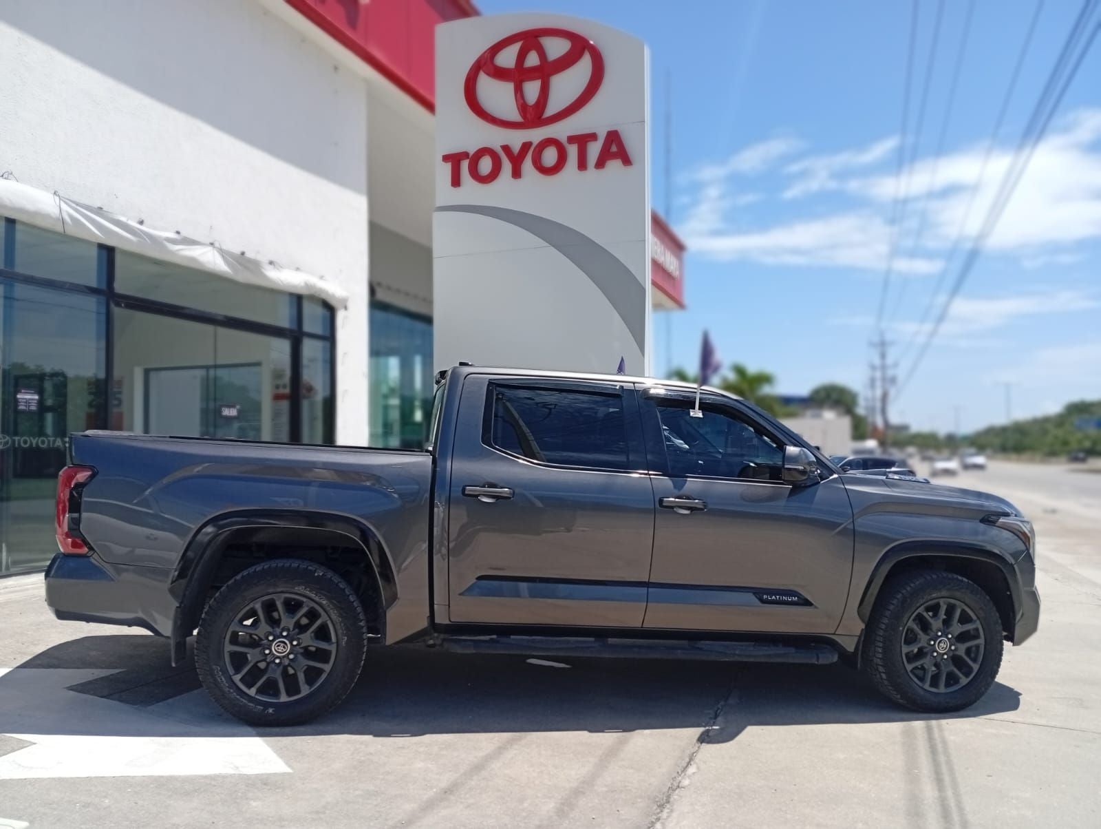 2022 Toyota Tundra 3.5 Platinum Hev