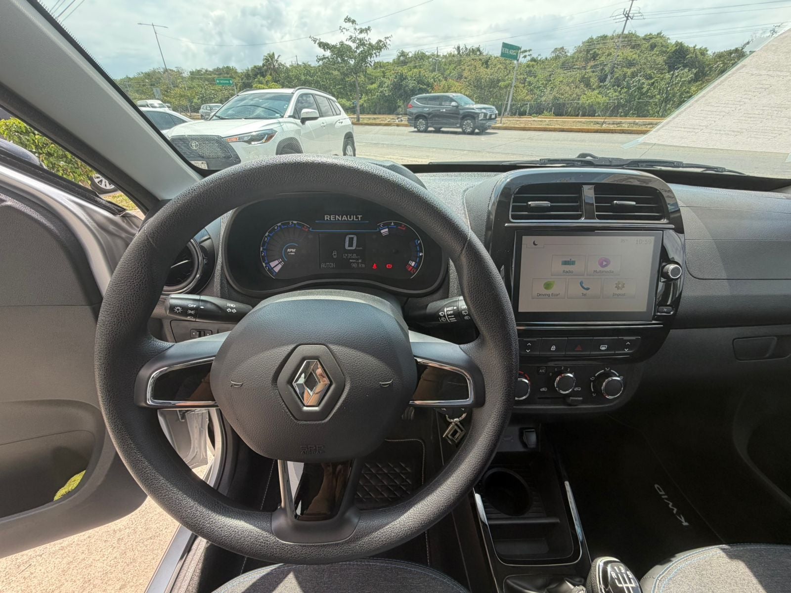 2024 Renault Kwid 1.0 Iconic Mt