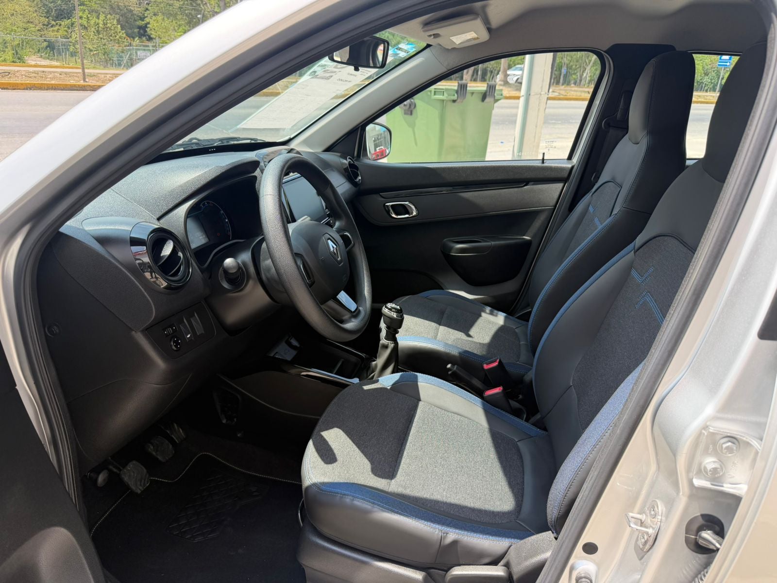 2024 Renault Kwid 1.0 Iconic Mt