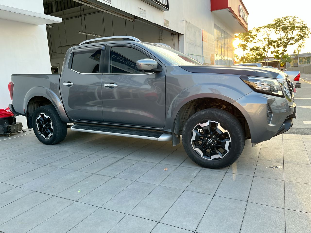 2023 Nissan Frontier 2.5 Le Platinum At