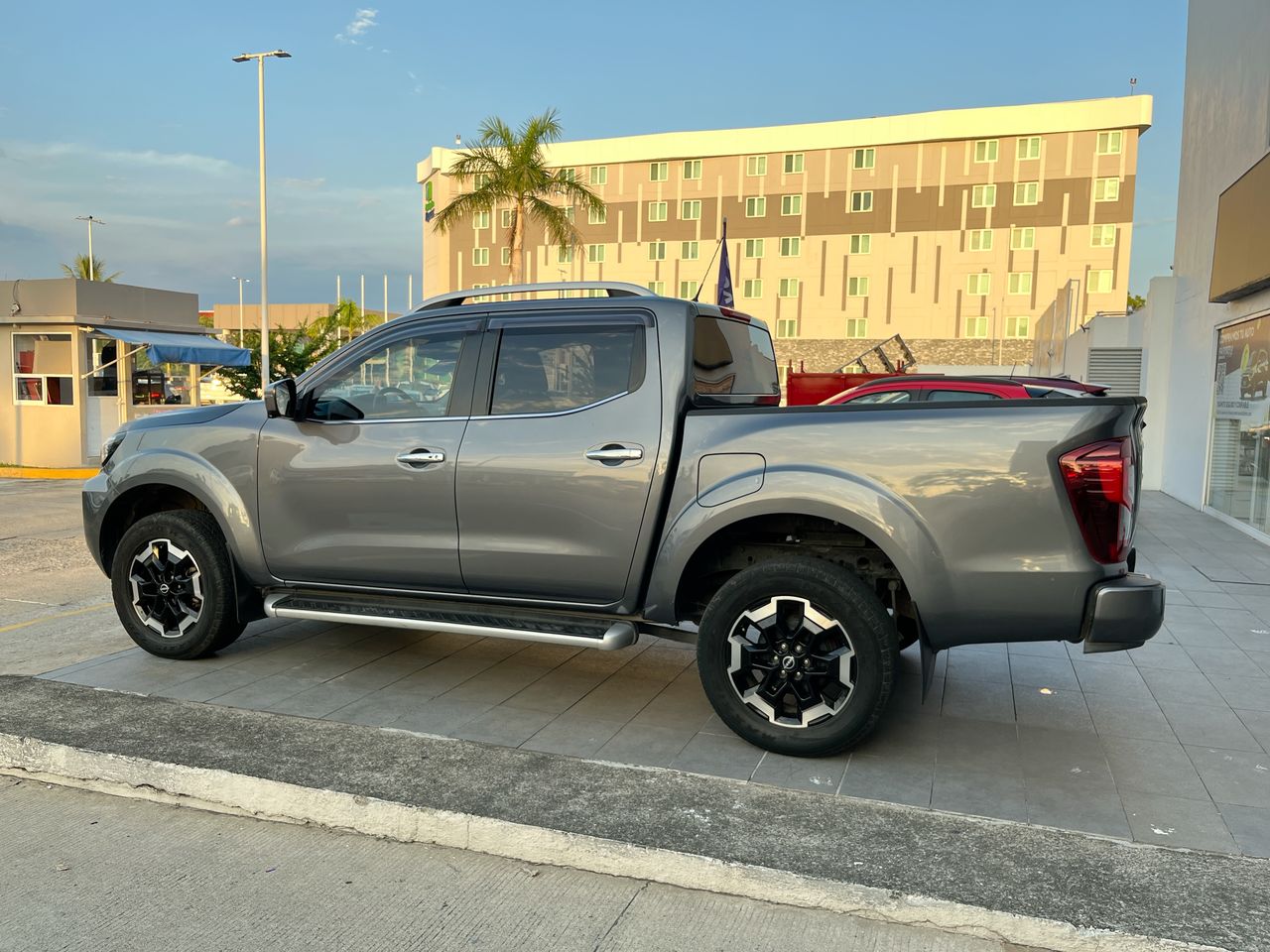 2023 Nissan Frontier 2.5 Le Platinum At