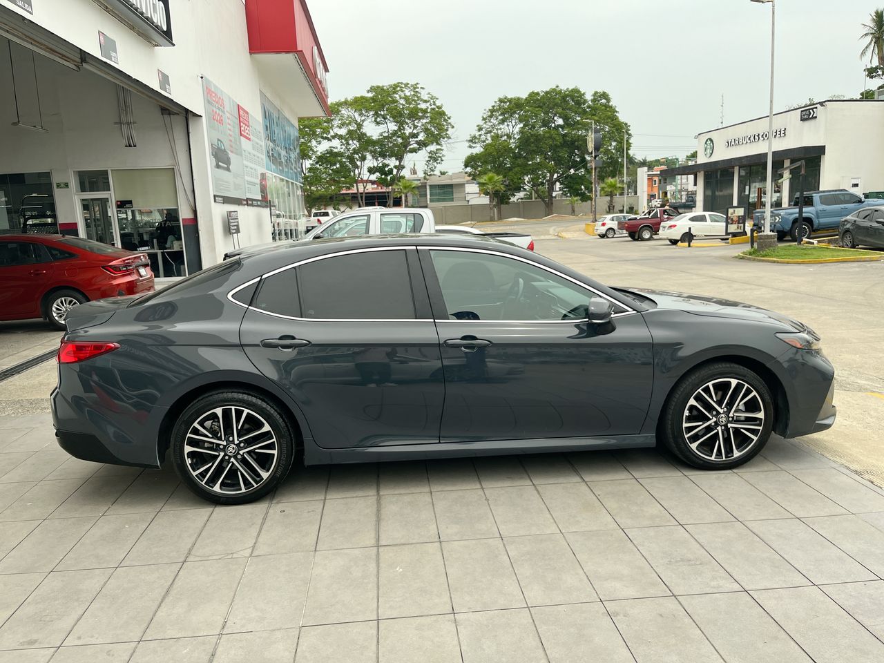 2025 Toyota Camry 2.5 Xle Hev At