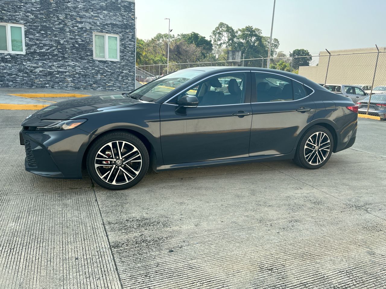 2025 Toyota Camry 2.5 Xle Hev At