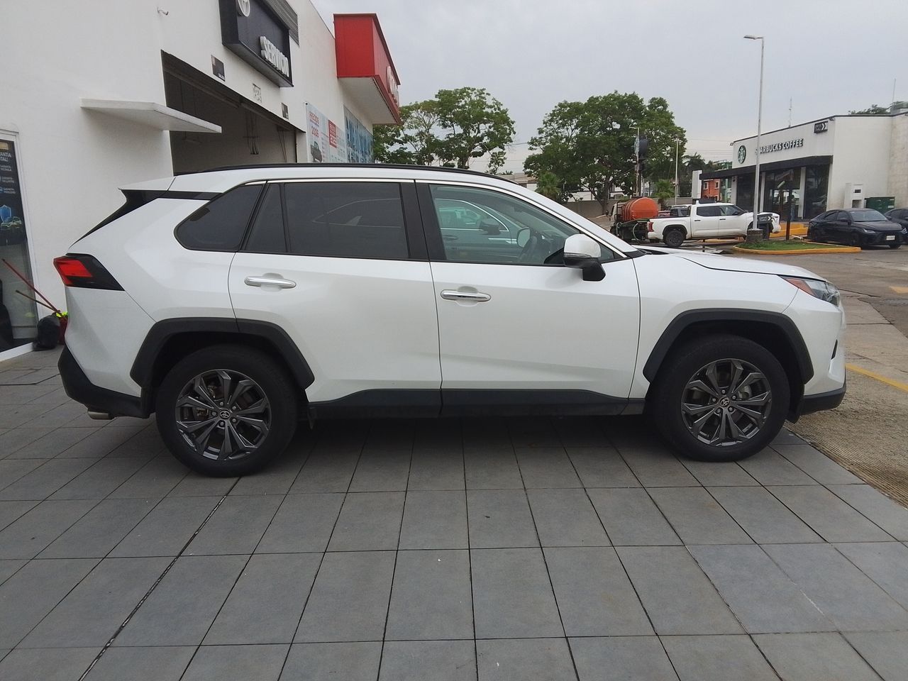 2023 Toyota RAV4 2.5 Limited Hybrid At