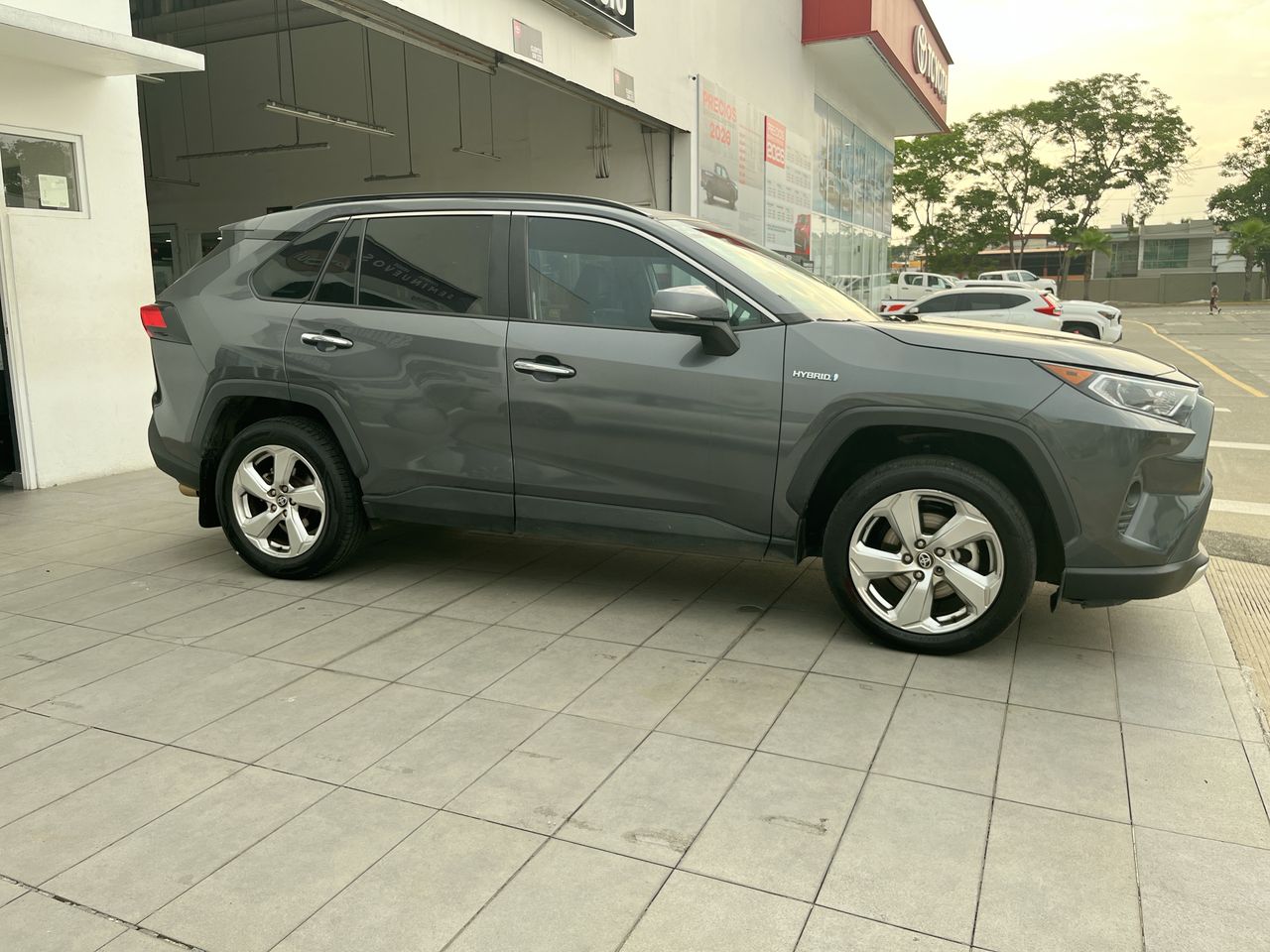2021 Toyota RAV4 2.5 Limited Hybrid At
