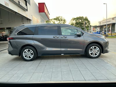 2025 Toyota Sienna 2.5 Platinum Hev At