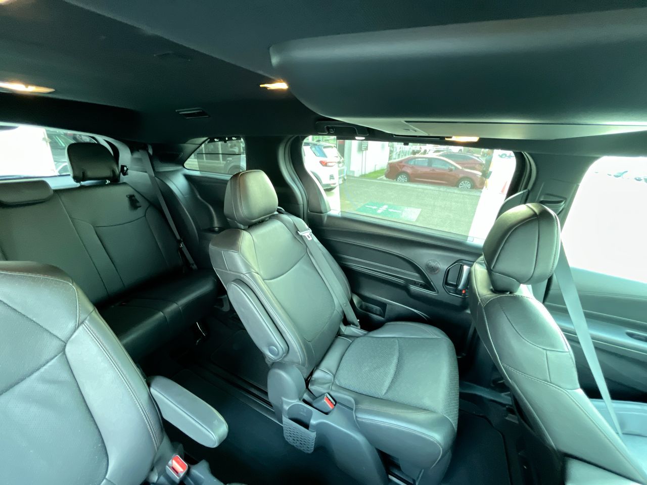 2025 Toyota Sienna 2.5 Platinum Hev At
