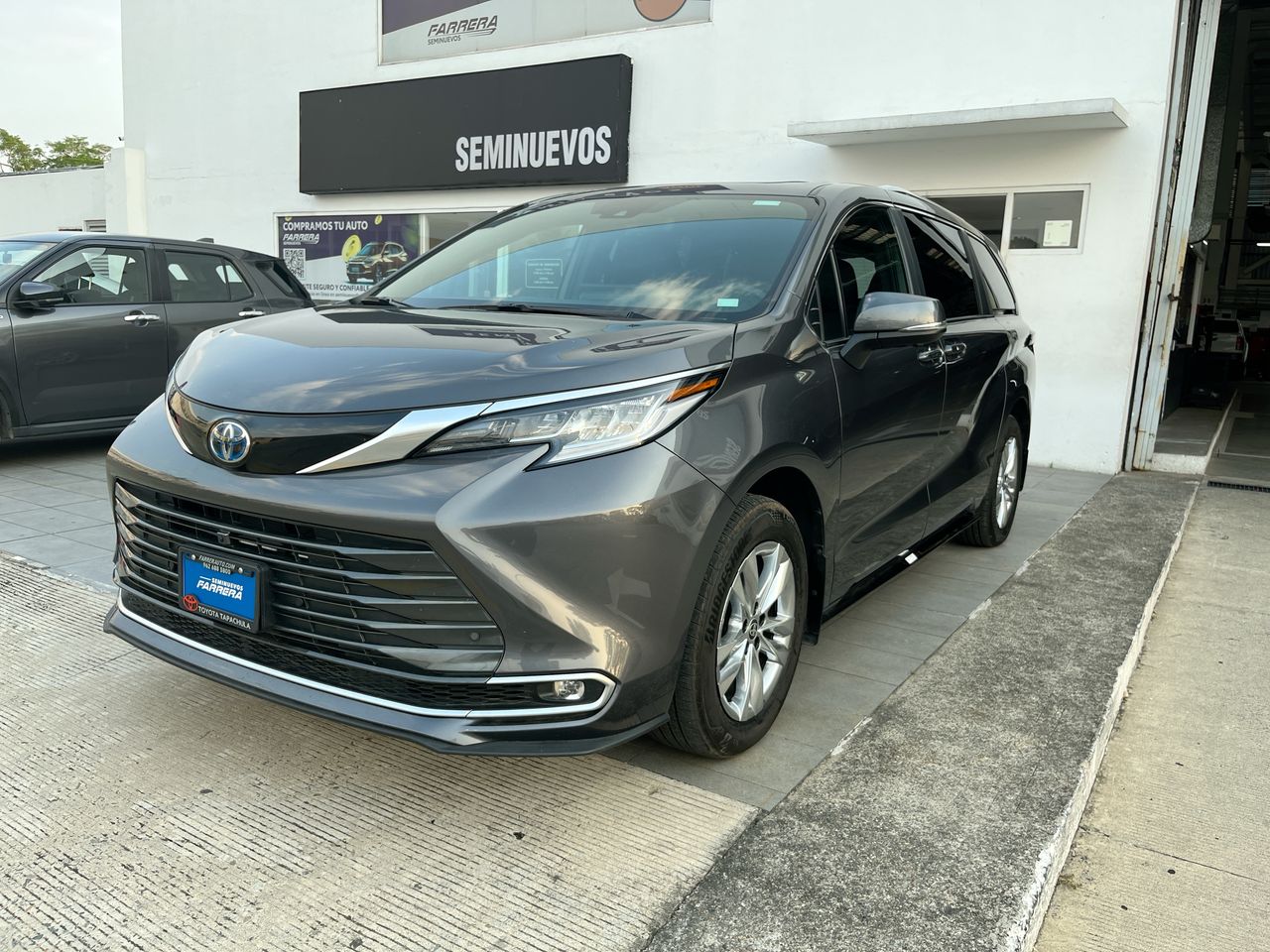2025 Toyota Sienna 2.5 Platinum Hev At
