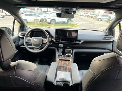 2025 Toyota Sienna 2.5 Platinum Hev At