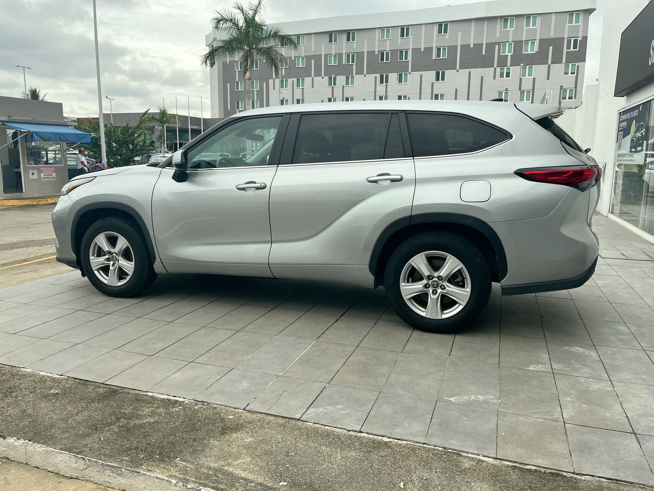 2023 Toyota Highlander 2.5 Le Hev At