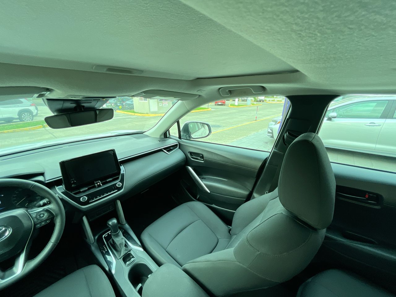 2024 Toyota Corolla Cross 2.0 Le HEV At