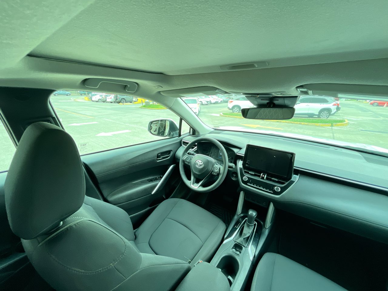 2024 Toyota Corolla Cross 2.0 Le HEV At