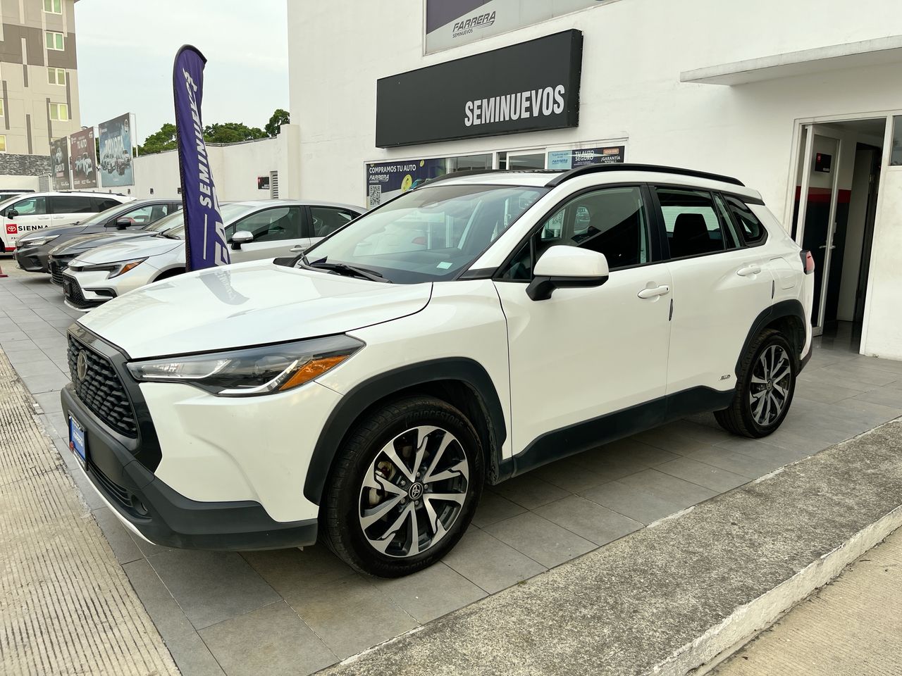 2024 Toyota Corolla Cross 2.0 Le HEV At