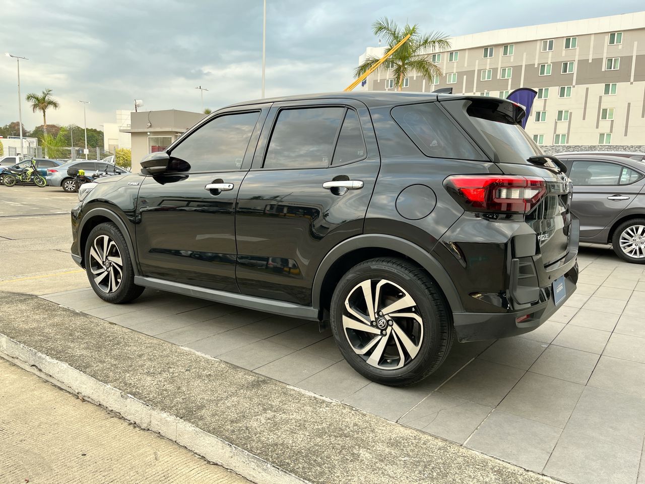 2023 Toyota Raize 1.0 XLE At