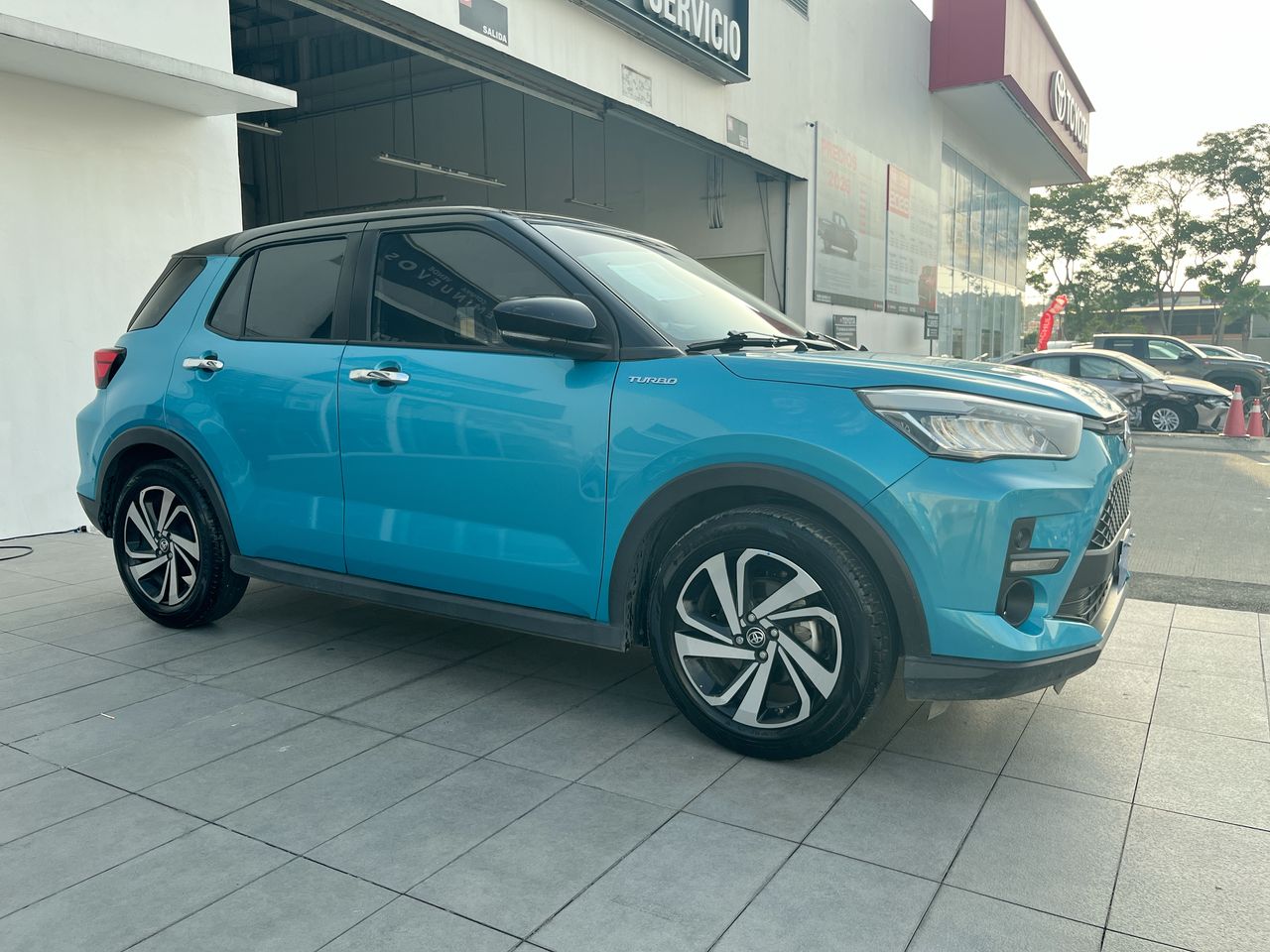 2024 Toyota Raize 1.0 Xle Bitono Cvt At