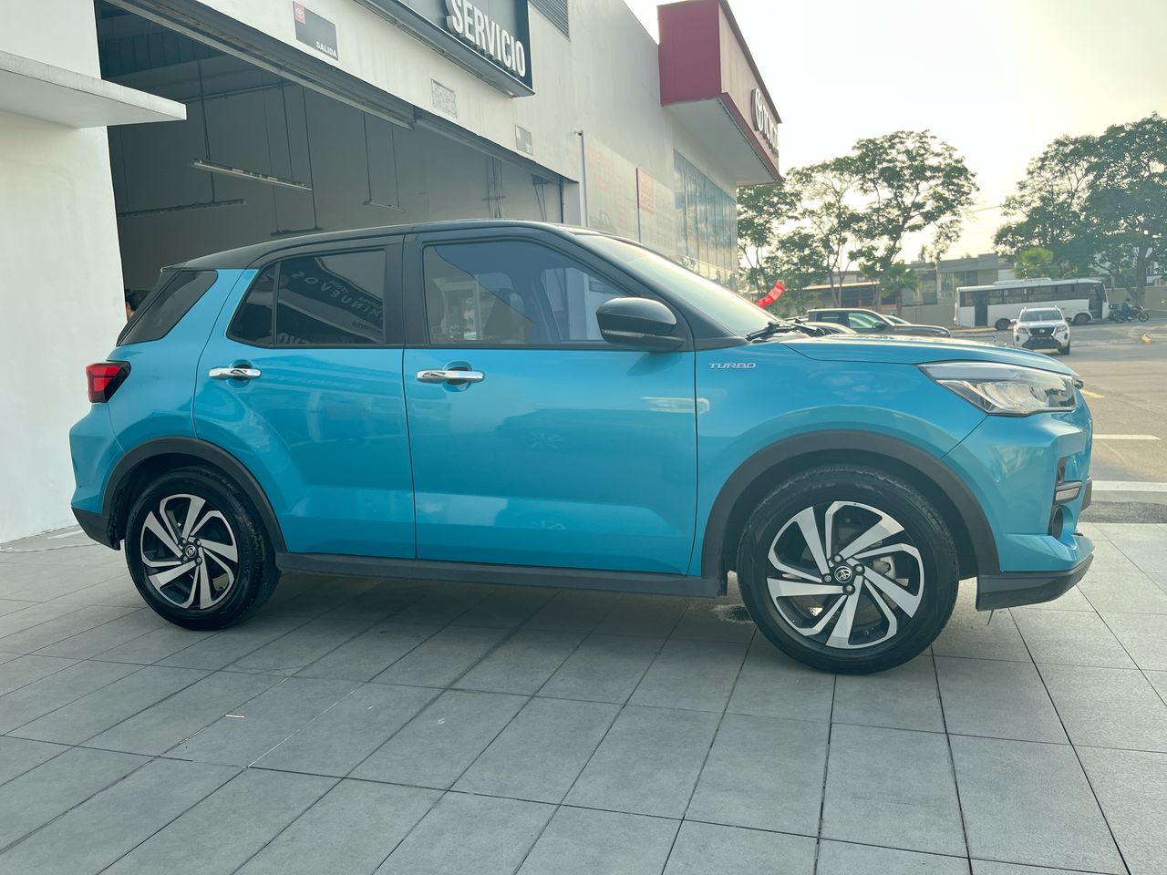 2024 Toyota Raize 1.0 Xle Bitono Cvt At