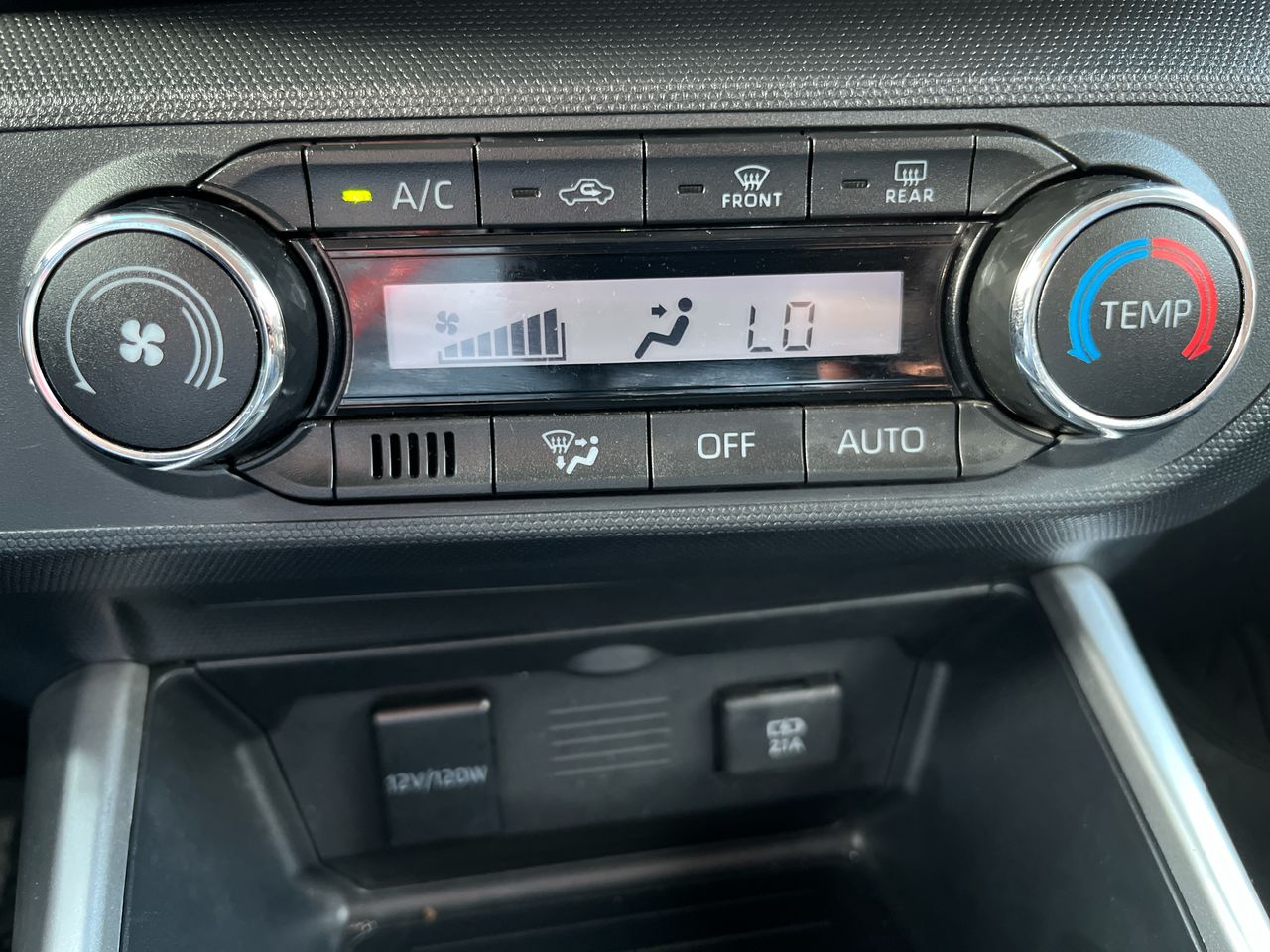 2024 Toyota Raize 1.0 Xle Bitono Cvt At