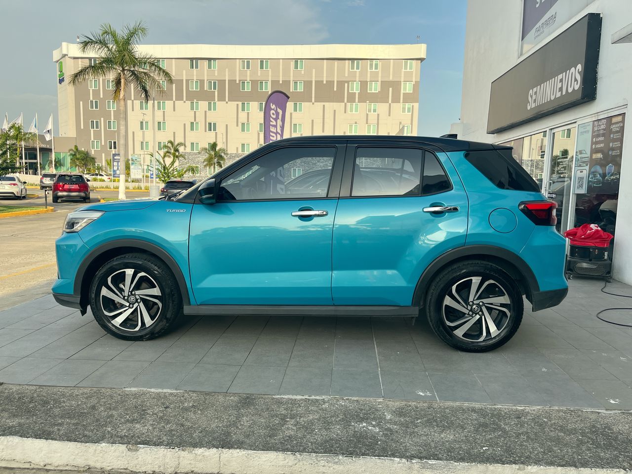 2024 Toyota Raize 1.0 Xle Bitono Cvt At