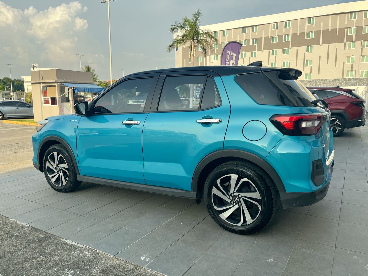 2024 Toyota Raize 1.0 Xle Bitono Cvt At