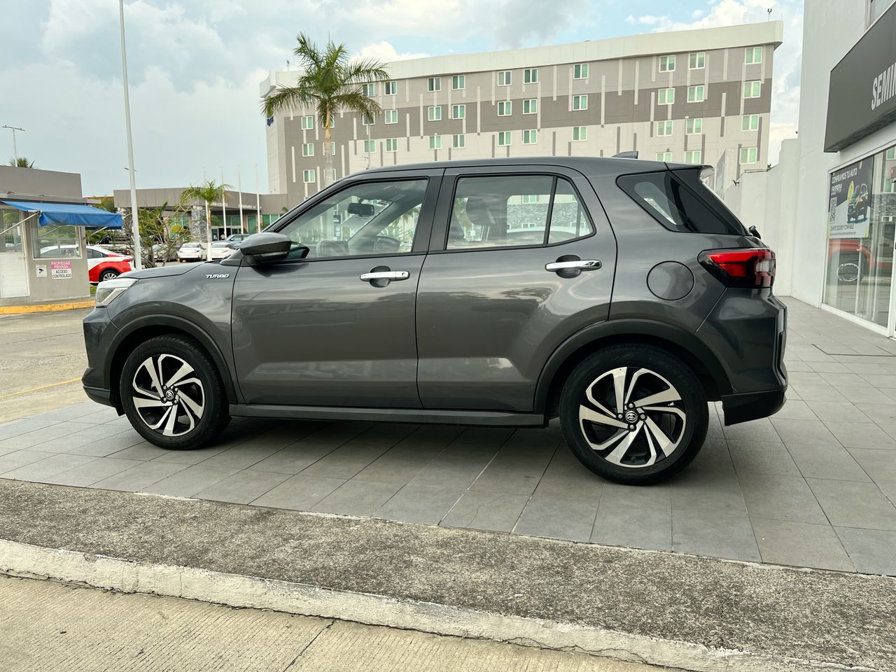 2024 Toyota Raize 1.0 Xle Cvt At